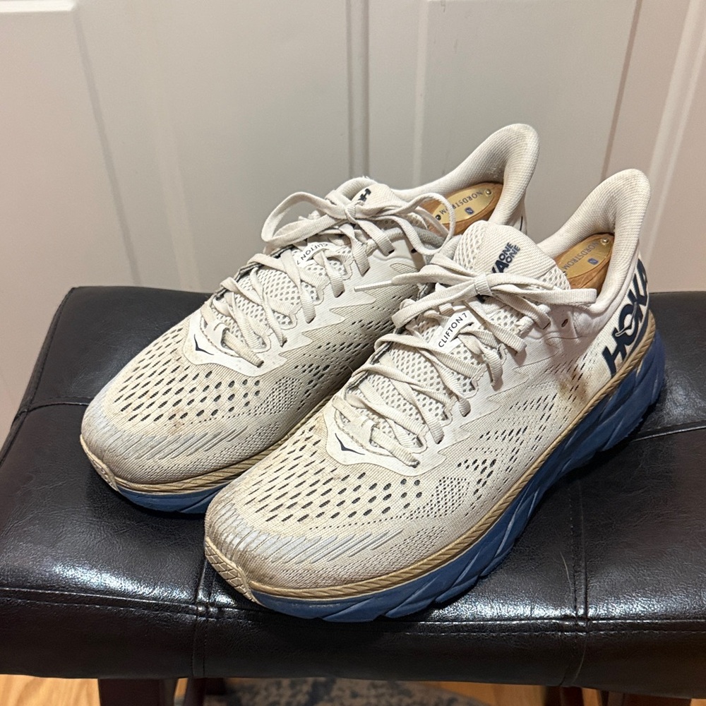 Hoka One Clifton 7 Men's Beige and Navy Running Shoes
